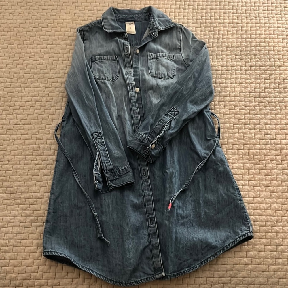 Girl’s size 5 denim shirt dress. Oshkosh
